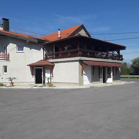 Guesthouse Kod Mosta Karlovac Luaran gambar