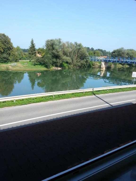 Guesthouse Kod Mosta Karlovac Bilik gambar