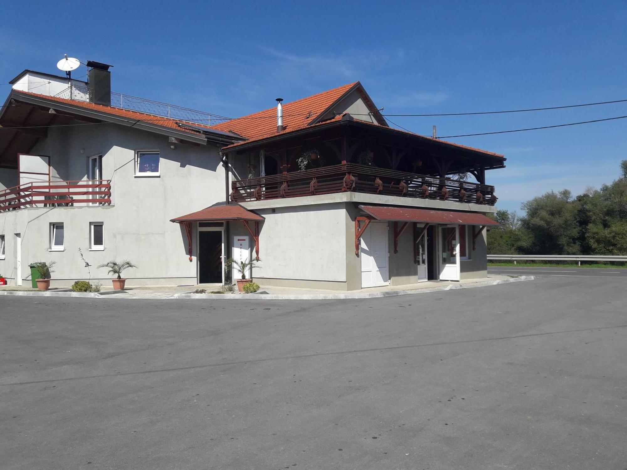 Guesthouse Kod Mosta Karlovac Luaran gambar