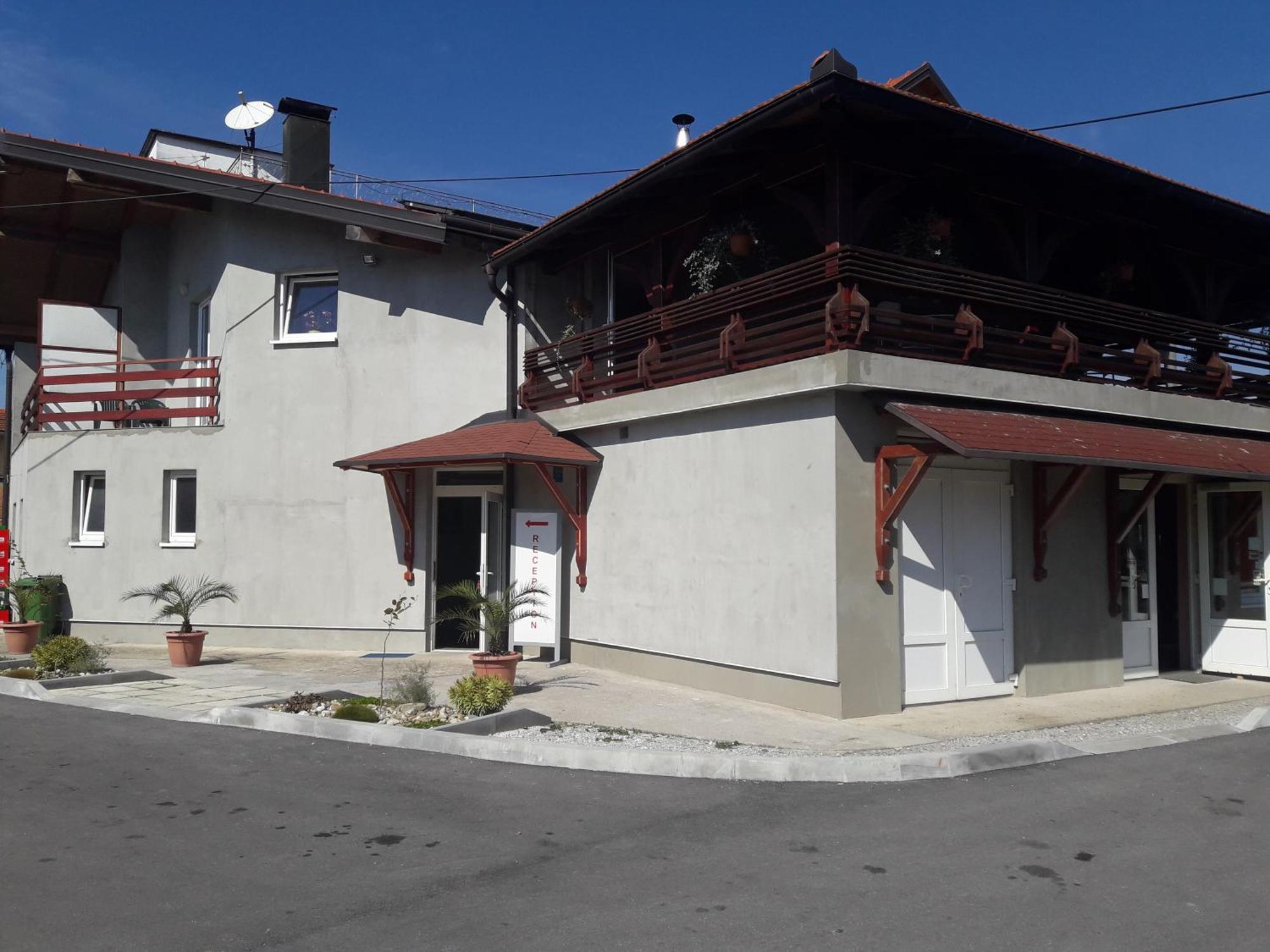 Guesthouse Kod Mosta Karlovac Luaran gambar